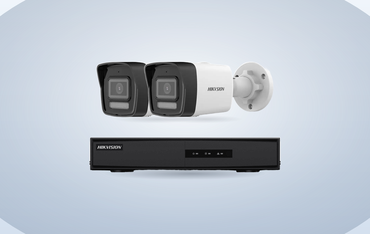 Set-Inhalt: 2× Bullet-Kamera und 8-Kanal-PoE-Rekorder