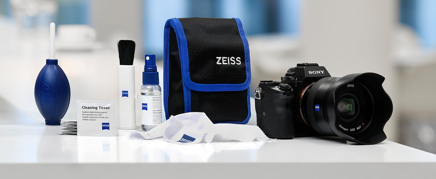 ZEISS Lens Cleaning Kit mit Blasebalg, Staubpinsel, Reinigungslösung und Gürteltasche – Detail 1
