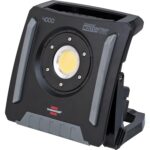Brennenstuhl Akku-Baustrahler mit 4500 Lumen und eingesetztem 18-Volt-Akku