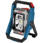 Bosch Professional GLI 18V-2200 C Akku-Baustellenlampe in Blau mit verstellbarem Leuchtkopf