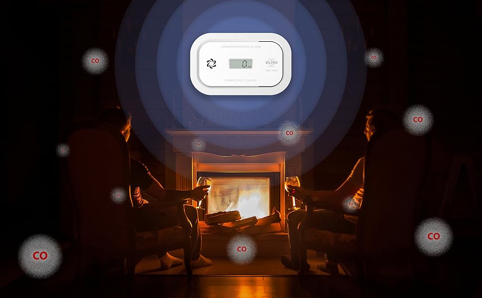 ELRO FC5003 Kohlenmonoxidmelder in Weiss mit LCD-Display an der Wand montiert – Detail 2
