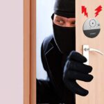 WER Doberman Fensteralarm mit Vibrationssensor, vier flache Sensoren im Set