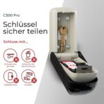 SUPRA C500 Schlüsseltresor für die Wandmontage mit Drucktastenfeld und aufgeklappter Wetterabdeckung