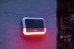 Bosch Smart Home Aussensirene mit Solarpanel, 100 dB, Stroboskoplicht – Bild 4
