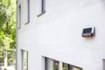 Bosch Smart Home Aussensirene mit Solarpanel, 100 dB, Stroboskoplicht – Bild 5