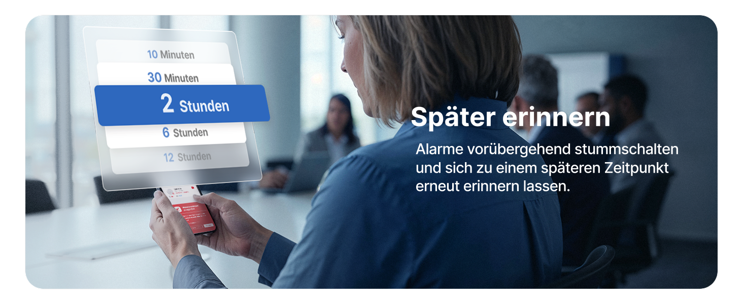 Drei X-Sense SWS0B WLAN-Wassermelder in Weiss, flach am Boden neben einer Waschmaschine – Detail 6