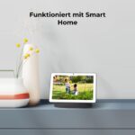 Reolink Argus Eco Akku-Überwachungskamera in Schwarz mit Solarpanel und Wandhalterung