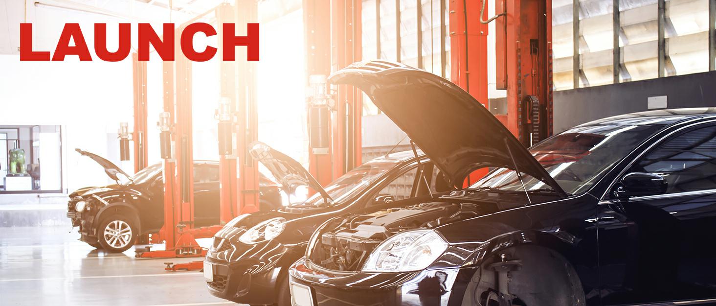 LAUNCH Creader Elite Diagnosegerät mit 4-Zoll-Touchscreen und angeschlossenem Diagnosekabel. – Detail 1