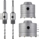 Untersicht der Bohrkronen mit den Hartmetallzaehnen sowie die beiden Adapter mit Zentrierbohrer