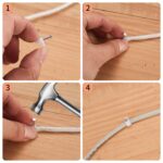 Montage einer Nagelschelle in vier Schritten: Schelle ueber das Kabel setzen und mit dem Hammer einschlagen