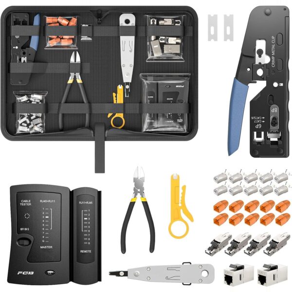 Geoeffnete Werkzeugtasche mit Pass-Through-Crimpzange, Kabeltester, LSA-Werkzeug, Abisolierer, Seitenschneider, CAT7-Steckern und Keystone-Modulen