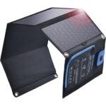 BigBlue B401D faltbares 28-Watt-Solarpanel aufgeklappt mit USB-Anschlüssen und Stromanzeige