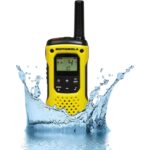 Motorola TLKR T92 H2O PMR446-Funkgerät in Schwarz und Gelb als 2er-Set mit Tragetasche
