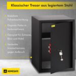 Schwarzer HomeSafe HV50K Möbeltresor mit Doppelbart-Schlüsselschloss und einem Einlegeboden.