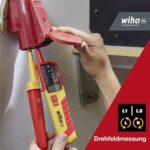 Wiha 45217 zweipoliger Spannungsprüfer in Rot und Gelb mit LCD-Anzeige und Prüfspitzen