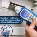 PeakTech P 3435: Sender und Empfänger des Leitungssuchgeräts mit LCD-Anzeige, dazu Prüfleitungen und Klemmen.