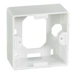 Geschirmte BIGtec Netzwerkdose CAT 6a in Signalweiss mit zwei RJ45-Buchsen, Schutzklappen und LSA-Anschluss.