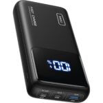 INIU P63 Powerbank mit 25000 mAh, Digitalanzeige und drei Anschlüssen