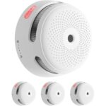 Weisser Rauchmelder X-Sense XS01-M neben der flachen quadratischen Basisstation SBS50 des Sets FS61.