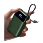 INIU P51L Powerbank 20000 mAh in Schwarz mit integriertem USB-C-Kabel und Prozentanzeige