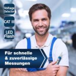 Handwerker mit PeakTech P 1030, Hinweise Voltage Detector, CAT III und LED Flash