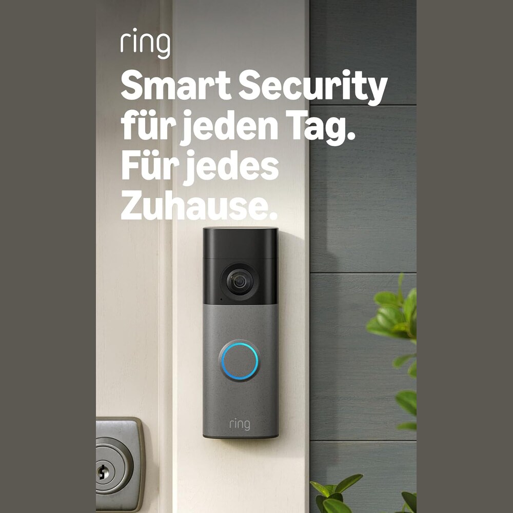 Ring Akku-Videotürklingel an der Hauswand neben der Haustür montiert