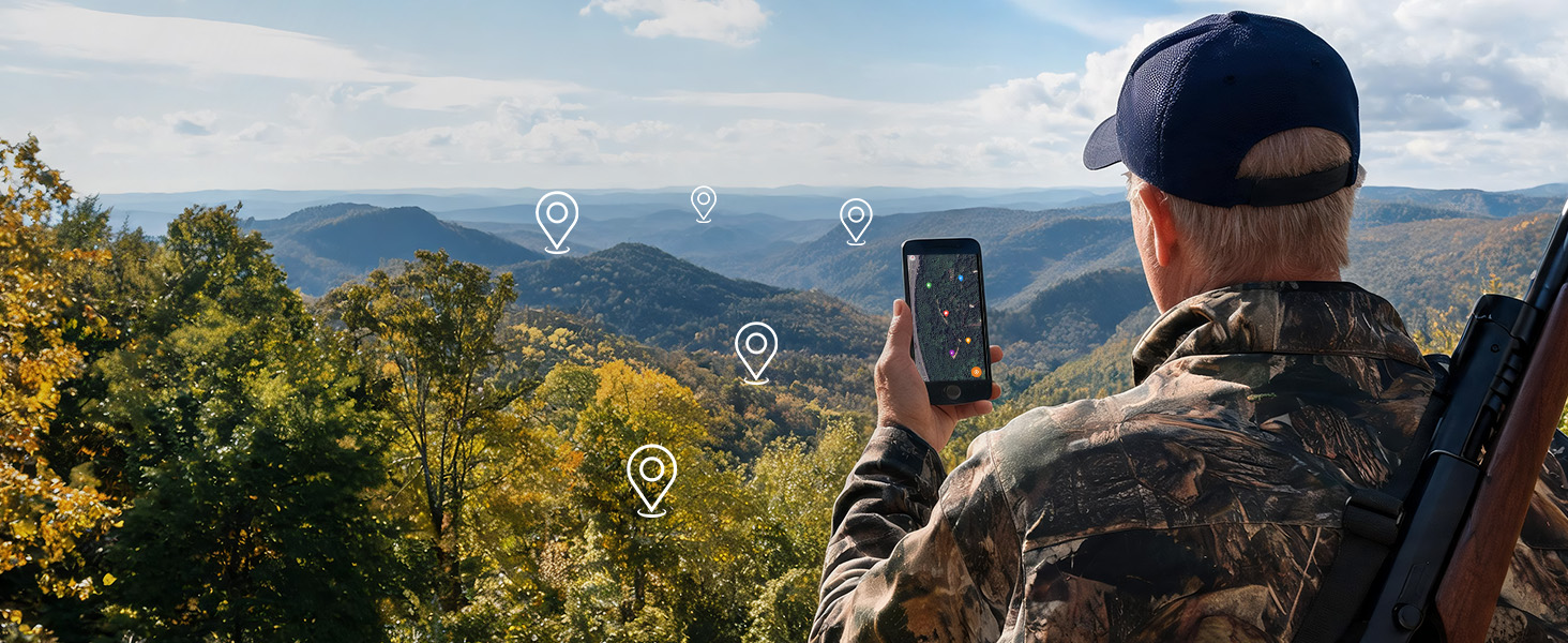 Wildkamera GardePro E8 im Tarnmuster mit Antenne, daneben ein Smartphone mit dem Livebild der Kamera – Detail 5