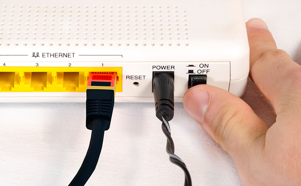 Schwarzes BIGtec 50m LAN Patchkabel mit RJ45-Steckern – Detail 5