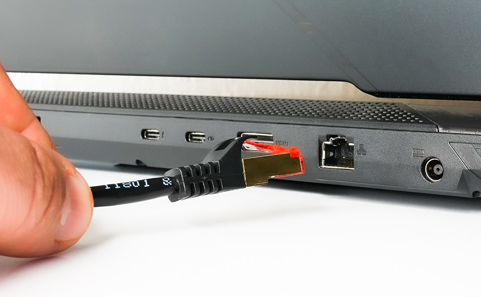 Schwarzes BIGtec 50m LAN Patchkabel mit RJ45-Steckern – Detail 6