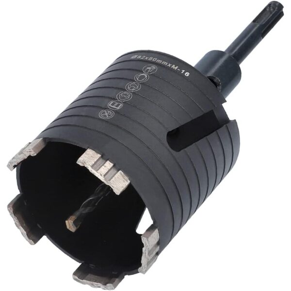 Schwarze Diamant-Bohrkrone von BTEC mit 82 mm Durchmesser, eingeschraubtem SDS-plus-Adapter und separatem Zentrierbohrer