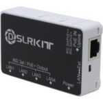 Kompakter PoE-Passthrough-Switch von DSLRKIT mit schwarzer Deckelplatte und weissem Gehäuse, vier PoE-Ausgängen LAN1 bis LAN4, Uplink-Port, DC-Buchse und Schiebeschalter LAN/Ext
