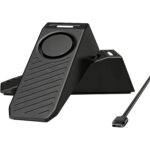 Zwei schwarze TECKNET Türstopper-Alarme mit geriffelter Keiloberseite und USB-C-Ladekabel