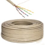 Grauer Ring Fernmeldeleitung J-Y(ST)Y 4x2x0,6 von PremiumX, daneben ein abgemanteltes Ende mit acht farbigen Adern in vier verdrillten Paaren unter einem Alu-Folienschirm