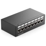 Schwarzes deleyCON Patchpanel mit acht RJ45-Keystone-Modulen aus Metall und Kabelbindern