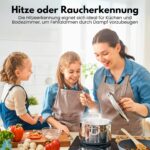 Flacher runder weisser Rauch- und Hitzemelder von Aroha mit seitlichem Lüftungsgitter für die Deckenmontage