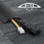 Schwarzer D-Line Fussboden-Kabelkanal als flacher Stolperschutz für Kabel am Boden