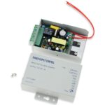 Graues Metallgehäuse eines Netzteils für Zutrittskontrolle mit Aufdruck Power Supply Control, achtpoliger Schraubklemmleiste, roter Betriebs-LED, Zeitregler und zwei roten offenen Anschlussleitungen