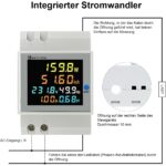 Weisser Hutschienen-Stromzähler KETOTEK D52-2047HD mit farbigem LC-Display, das Watt, Kilowattstunden, Spannung, Frequenz, Strom und Leistungsfaktor zeigt