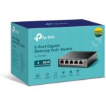 Schwarzer TP-Link TL-SG1005P PoE-Switch im Metallgehäuse mit fünf RJ45-Buchsen an der Front