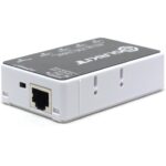 Kompakter PoE-Passthrough-Switch von DSLRKIT mit schwarzer Deckelplatte und weissem Gehäuse, vier PoE-Ausgängen LAN1 bis LAN4, Uplink-Port, DC-Buchse und Schiebeschalter LAN/Ext