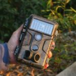 Wildkamera GardePro A3S im Tarnmuster mit Infrarot-LED-Feld, Objektiv und drei Bewegungssensoren
