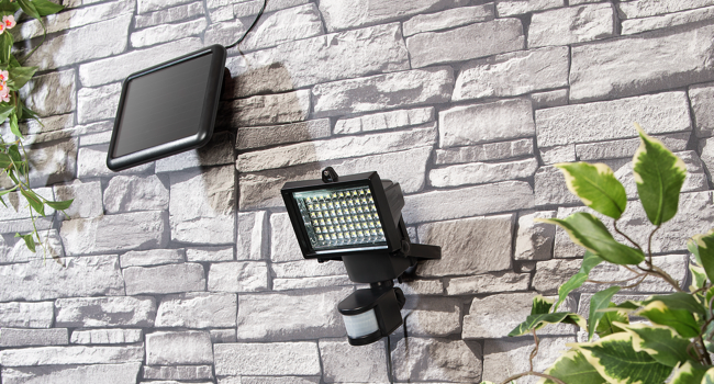 Luminea Solar-LED-Wandfluter mit PIR-Sensor, wasserfest, 750 lm laut Hersteller. – Detail 3
