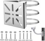 Die Masthalterung für Überwachungskameras hat drei verstellbare Ringe für Stangen und Rohre bis 20 cm Durchmesser.