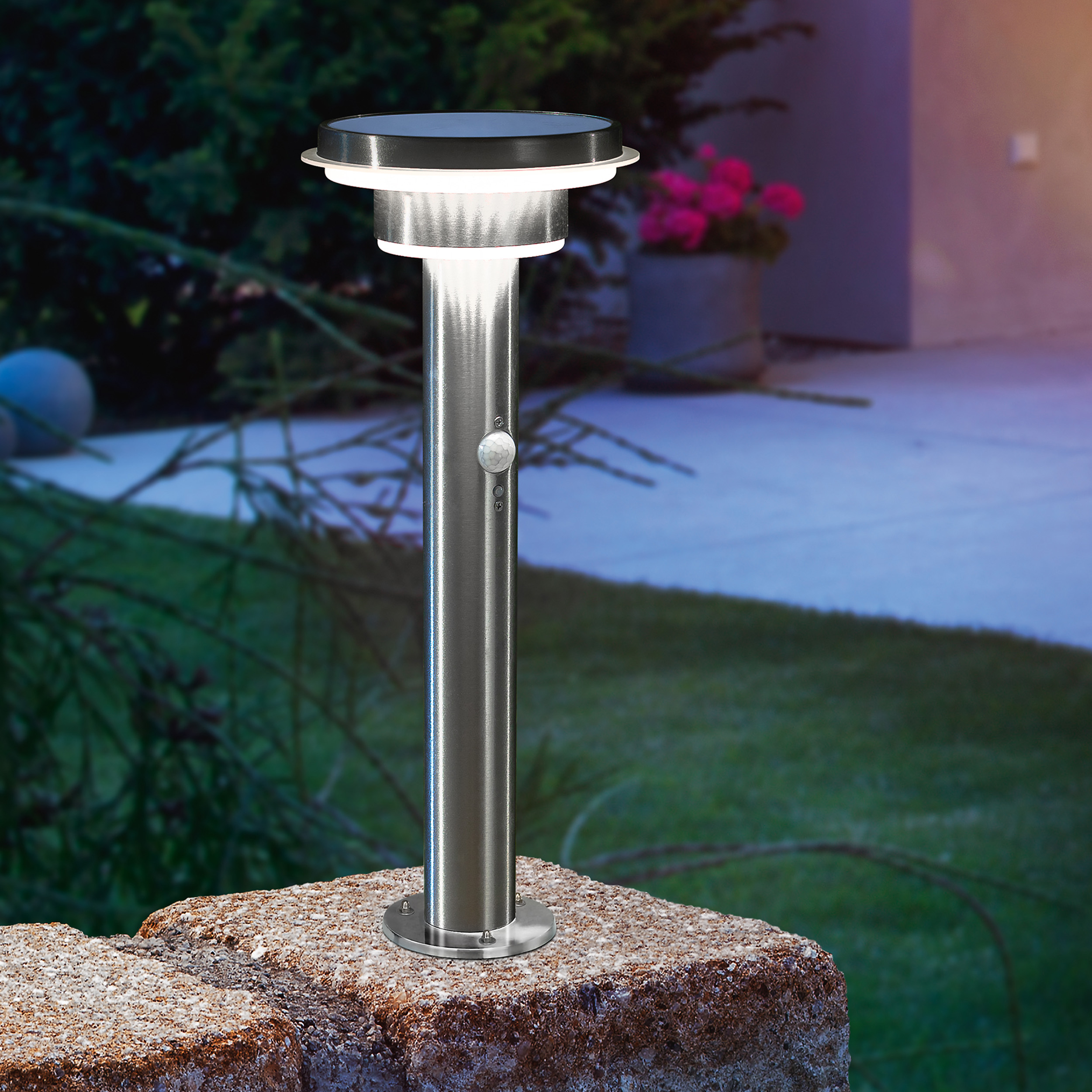 Esotec Tini 45 Solar-Standleuchte mit PIR-Sensor, 18 x 45,5 cm. – Detail 2